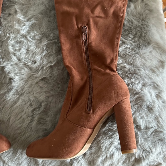 Chestnut brown suede thigh high over the knee boots ✨ size 7 1/2 ✨ NWOT - Picture 3 of 3